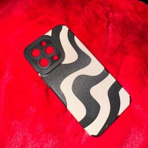 Black and White Wave Pattern Phone Case